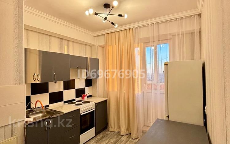 1-комнатная квартира, 35 м², 11/15 этаж, Тлендиева 50