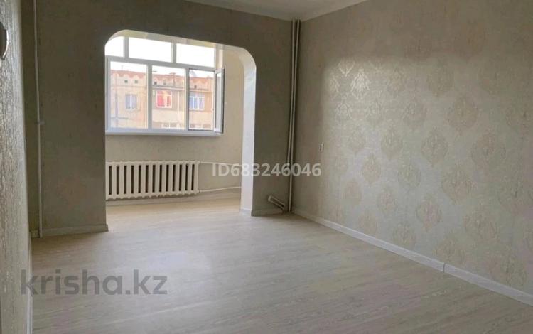 3-комнатная квартира, 70 м², 4/5 этаж, мкр Нижний отырар 15/1