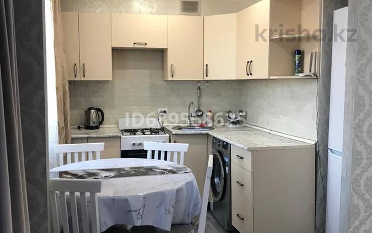 2-комнатная квартира · 60 м² · 3/5 этаж, Назарбаева за 15 000 ₸ в Талдыкоргане, мкр Жетысу — фото 2