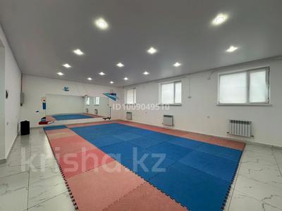 Свободное назначение, офисы, магазины и бутики, склады, общепит, салоны красоты, фитнес и спорт, медцентры и аптеки, образование, развлечения, конференц-залы, кабинеты и рабочие места, студии · 112 м² за 250 000 〒 в Актау, 28А мкр