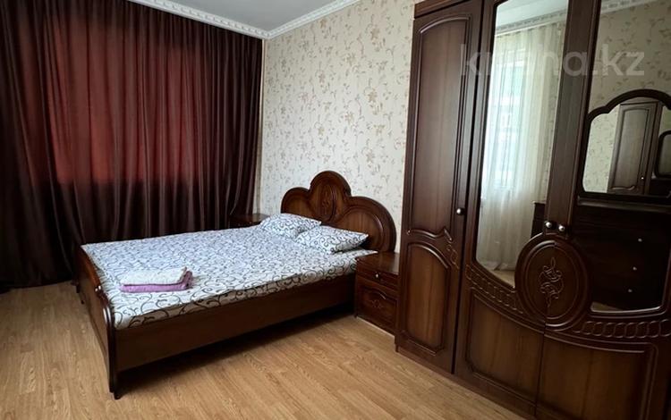 2-бөлмелі пәтер · 70 м² · 15/25 қабат, мкр 11 — М Маметова, бағасы: 15 000 ₸ в Актобе — фото 2