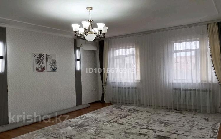 Отдельный дом · 4 комнаты · 221 м² · 9 сот., мкр Самал, Әзидолла Есқалиев 44 за 50 млн ₸ в Атырау — фото 2