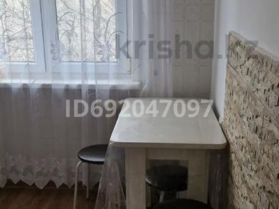 3-бөлмелі пәтер, 60 м², 4/4 қабат, мкр №6 15 — Абая -Саина, бағасы: 38 млн 〒 в Алматы, Ауэзовский р-н