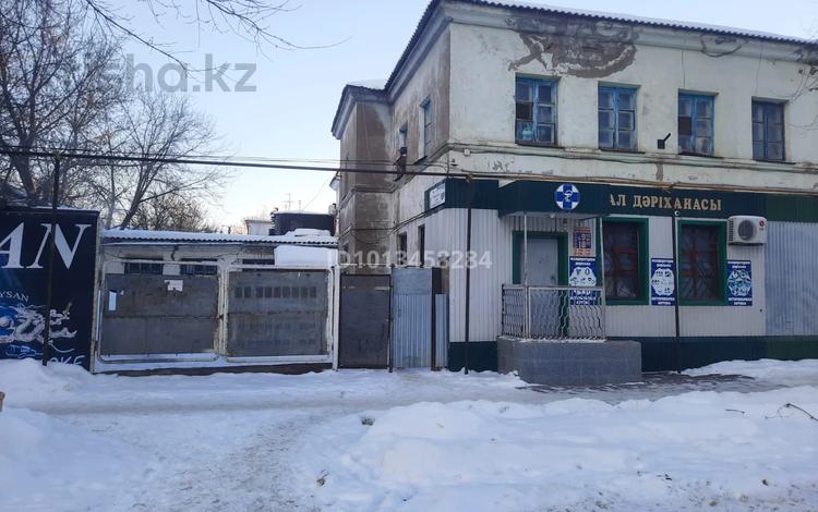 1-бөлмелі пәтер · 27 м² · 2/2 қабат, Жубан Молдагалиева 21 — Рядом находится Центральный рынок, ТРЦ Атриум, Казахский Драматический Театр так же остановка в 5 минутах, бағасы: 80 000 ₸ в Уральске — фото 2