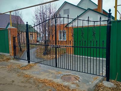 Отдельный дом · 4 комнаты · 150 м² · 10 сот., Южная — За ветеринарной клиникой за 68 млн ₸ в 