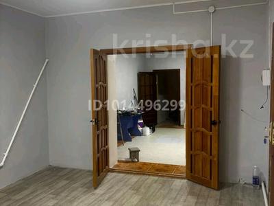 Отдельный дом · 3 комнаты · 80 м² · 4 сот., Бб — Район областной больницы за 300 000 ₸ в Уральске