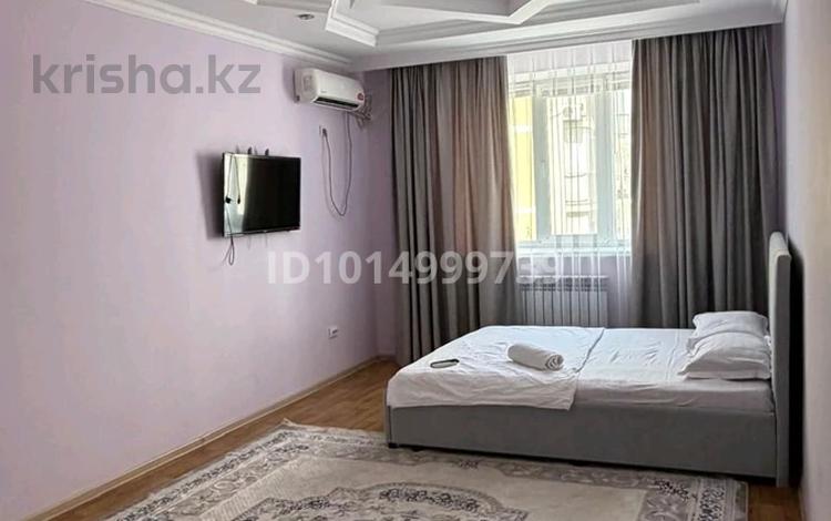1-комнатная квартира · 54 м² · 3/9 этаж, мкр Нурсая, Таумуш Жумагалиев 15 за 12 000 ₸ в Атырау — фото 2
