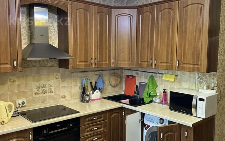 2-комнатная квартира · 68 м² · 8/14 этаж, ул. Сарайшык 7/1 за 230 000 ₸ в Астане, Есильский р-н — фото 2