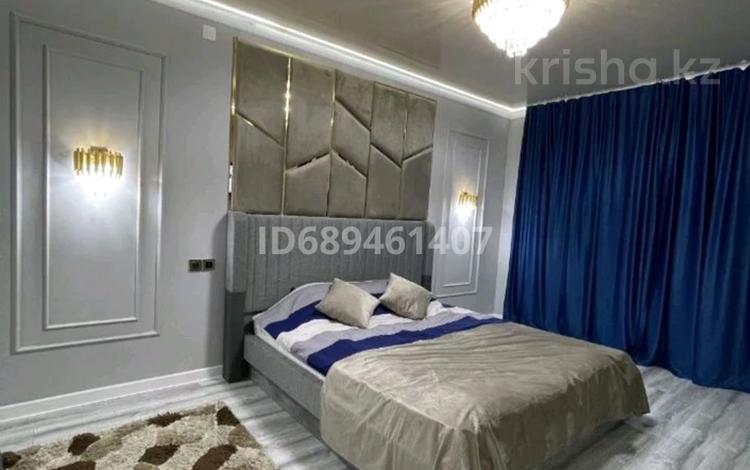 1-комнатная квартира · 55 м² · 8/9 этаж, мкр Нурсая, Абулхайыр хана 51а за 15 000 ₸ в Атырау — фото 2