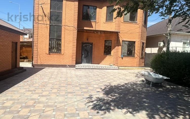 Отдельный дом · 5 комнат · 190 м², мкр. Алмагуль, Амандосов 37 за 75 млн ₸ в Атырау — фото 2