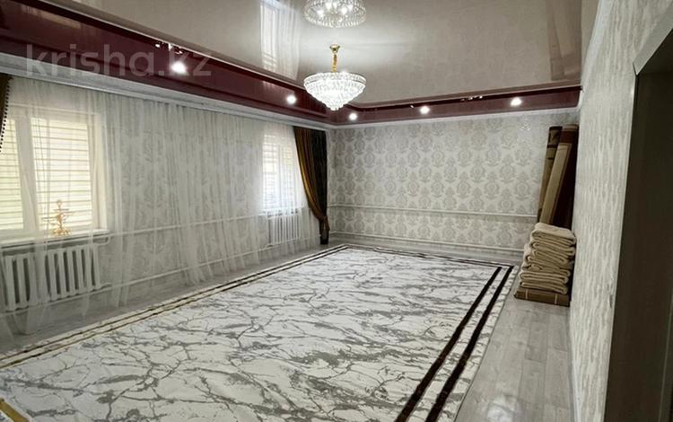 6-комнатная квартира, 230 м², 1/1 этаж, Жаналык 7 за 18 млн 〒 в Кызылтобе — фото 2