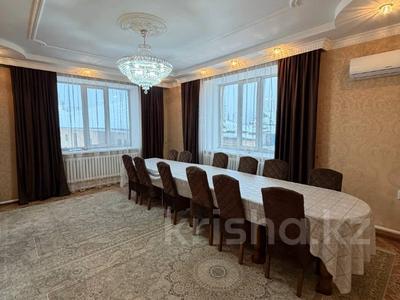 Отдельный дом · 7 комнат · 256.2 м² · 9 сот., Ешекеева за 140 млн ₸ в Семее