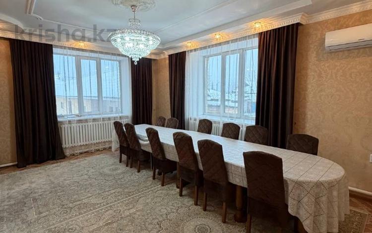 Отдельный дом · 7 комнат · 256.2 м² · 9 сот., Ешекеева за 140 млн ₸ в Семее — фото 24