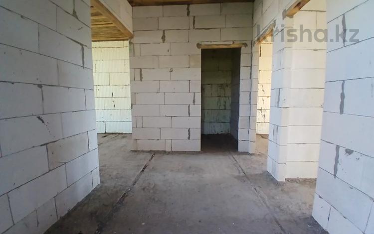 3-бөлмелі пәтер · 65 м² · 2/2 қабат, Евразийская, бағасы: 15.6 млн ₸ в Уральске — фото 2