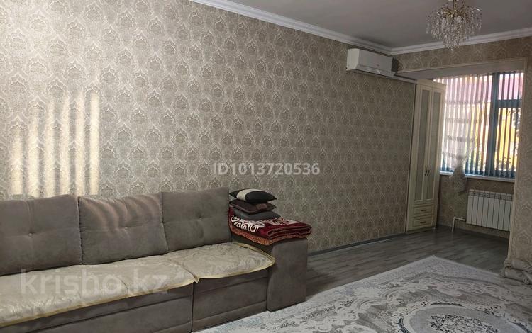 1-бөлмелі пәтер · 41.4 м² · 4/5 қабат, мкр. Алтын орда, Тауелсиздик 5 — за гипермаркетом Дина, бағасы: 19 млн ₸ в Актобе — фото 2