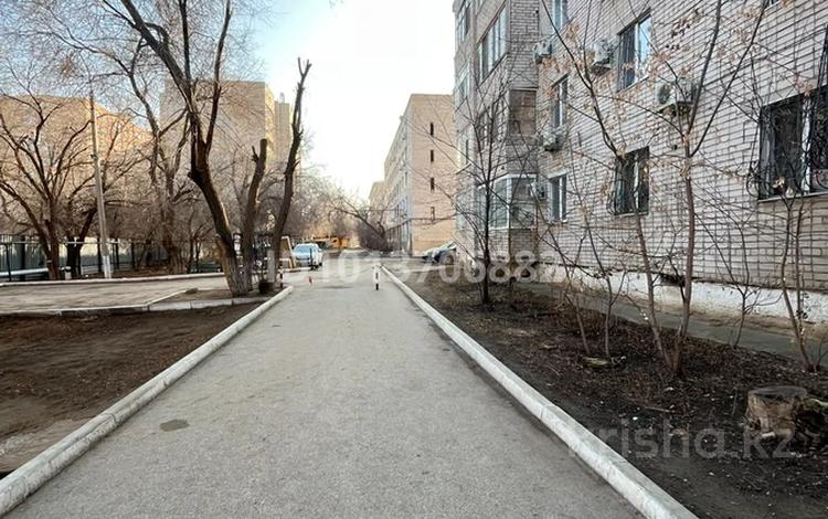 1-бөлмелі пәтер · 36.7 м² · 4/5 қабат, мкр Шанхай, Казангапа 59 — Школа №26, бағасы: 8 млн ₸ в Актобе — фото 2