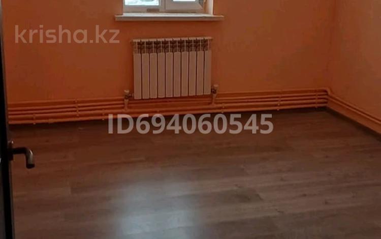 2-бөлмелі пәтер · 111 м² · 2/2 қабат, Абылайхана 214 — Саукеле, бағасы: 90 000 ₸ в Каскелене — фото 2