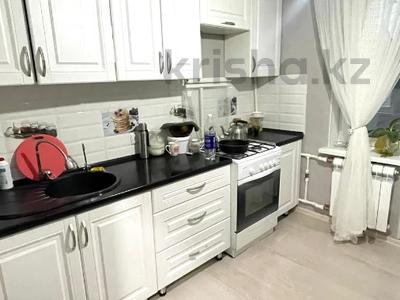 2-комнатная квартира · 56 м² · 2/5 этаж, мкр 11 за 19.5 млн 〒 в Актобе