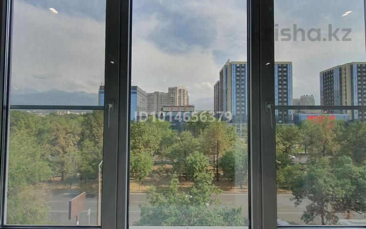 1-бөлмелі пәтер · 50 м² · 5/7 қабат, проспект Абая 141 — Жарокова, бағасы: 44 млн ₸ в Алматы, Алмалинский р-н — фото 2