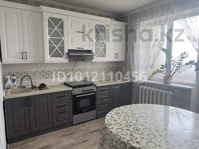 2-бөлмелі пәтер · 68 м² · 4/5 қабат, Мкр. Астана 5, бағасы: 200 000 ₸ в Таразе