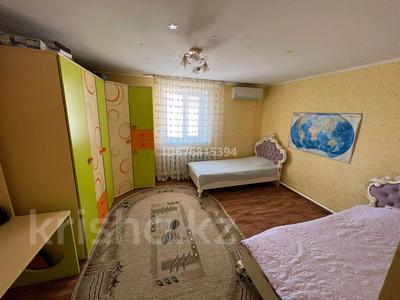 Жеке үй · 5 бөлме · 200 м² · 10 сот., мкр Лесхоз 49 В, бағасы: 33 млн 〒 в Атырау