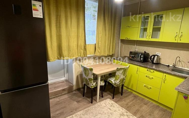 2-бөлмелі пәтер · 56 м² · 6/9 қабат, Молдагулова 45, бағасы: 20 000 ₸ в Алматы, Алмалинский р-н — фото 2