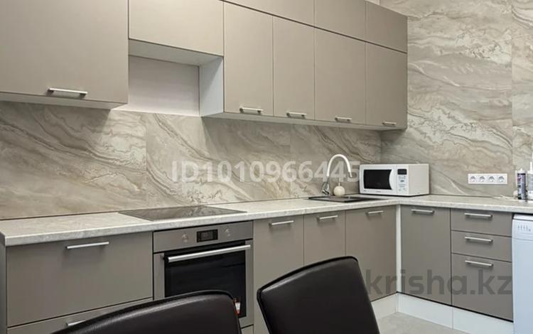 2-комнатная квартира · 71 м² · 8/10 этаж, мкр Юго-Восток, Строителей 28/3 за 300 000 ₸ в Караганде, Казыбек би р-н — фото 7