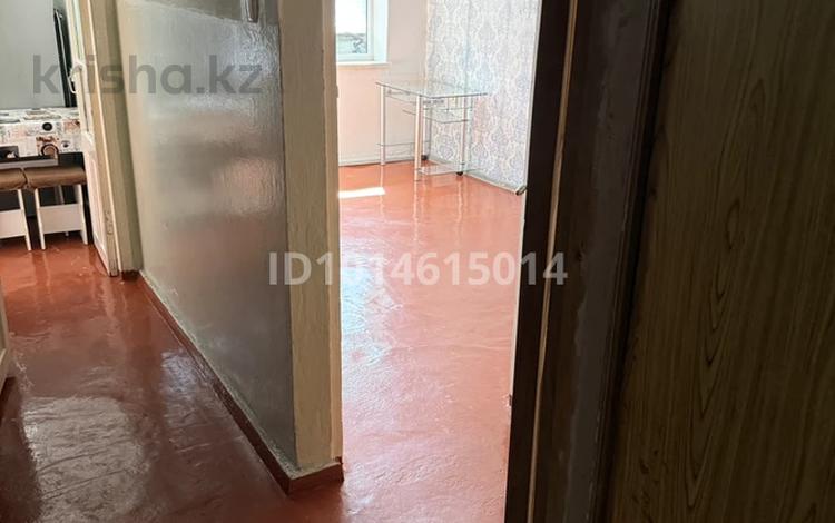 1-комнатная квартира · 30.2 м² · 2/5 этаж, мкр Каратау 5 за 80 000 ₸ в Таразе — фото 2