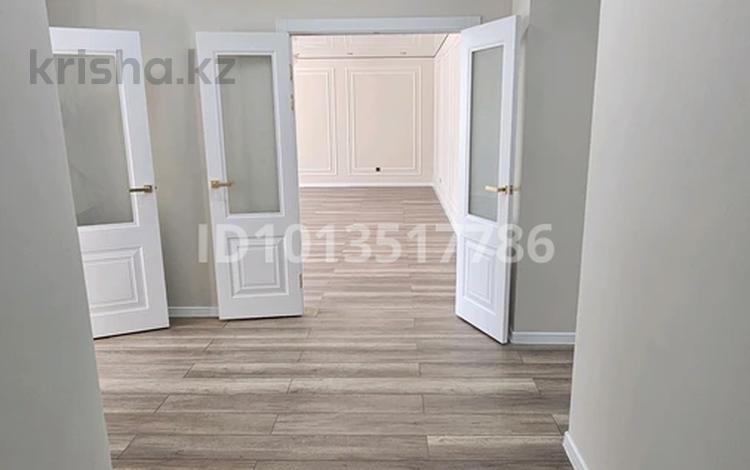 3-комнатная квартира · 111 м² · 1/5 этаж, мкр. Алтын орда 11а 2 — Халел Досмағамбетов пересечение Тауелсіздік за 48 млн ₸ в Актобе — фото 2