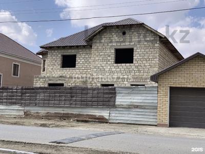 Отдельный дом · 5 комнат · 250 м² · 10 сот., мкр Нурсая, Чердабаев Тмыкбай 26 — Дет.сады «Нурсая», «Monti», АПЕК за 60 млн 〒 в Атырау