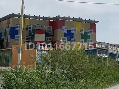 Отдельный дом · 5 комнат · 250 м² · 10 сот., мкр Нурсая, Чердабаев Тмыкбай 26 — Дет.сады «Нурсая», «Monti», АПЕК за 50 млн ₸ в Атырау