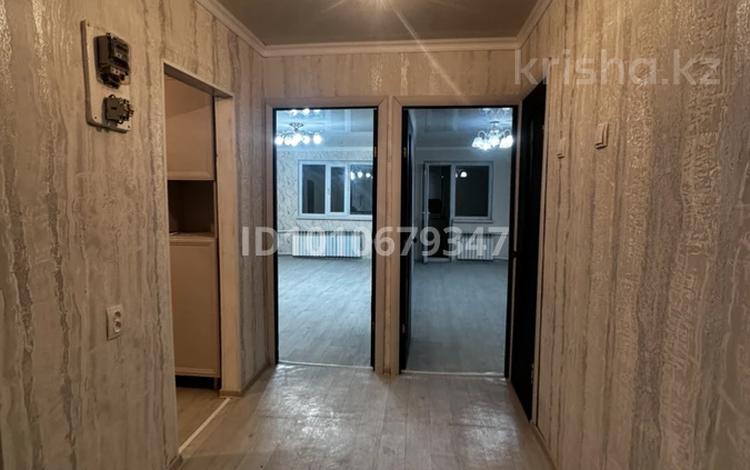 3-бөлмелі пәтер · 60 м² · 2/4 қабат, Шұғыла 11, бағасы: 12 млн ₸ в Жанаозен — фото 2