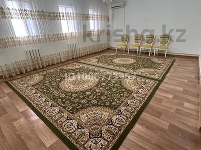 Отдельный дом · 4 комнаты · 170 м² · 6 сот., мкр Рембаза, Проезд Гарышкер 9 за 220 000 ₸ в Атырау
