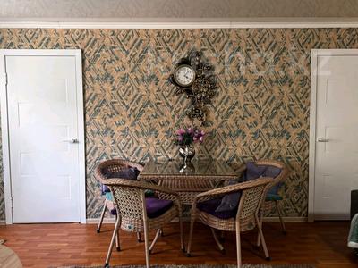 2-бөлмелі пәтер · 43 м² · 2/5 қабат, Крылова 86, бағасы: 2 000 ₸ в Усть-Каменогорске