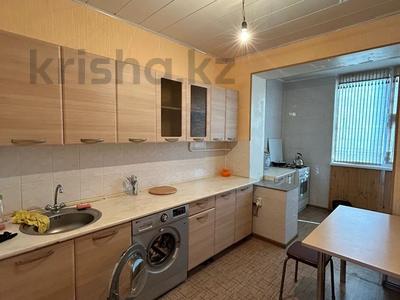 3-бөлмелі пәтер, 70 м², 2/5 қабат ай сайын, 11-й мкр 37, бағасы: 130 000 〒 в Актау, 11-й мкр