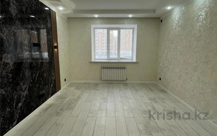 2-бөлмелі пәтер, 60 м², 2/10 қабат, 137-й учётный квартал 349, бағасы: 28 млн 〒 в Караганде, Казыбек би р-н — фото 2