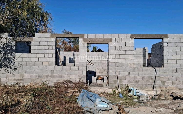 Отдельный дом · 3 комнаты · 70 м² · 8 сот., Бокейхана — 10 улица за 8 млн ₸ в Аксае — фото 2