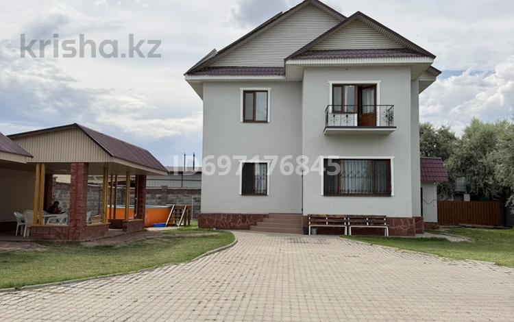 Отдельный дом · 6 комнат · 210 м² · 10 сот., Ботагоз 10 за 600 000 ₸ в Конаеве — фото 49