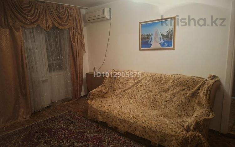 2-бөлмелі пәтер · 45 м² · 2/4 қабат, Азаттык 57 — Санаторий Атырау, бағасы: 140 000 ₸ — фото 2