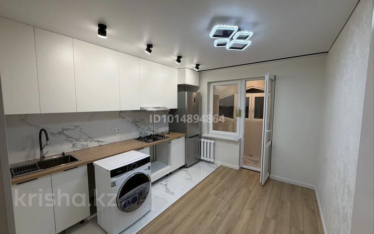 2-комнатная квартира · 50 м² · 4/5 этаж, мкр Айнабулак-3 117А за 300 000 ₸ в Алматы, Жетысуский р-н — фото 4