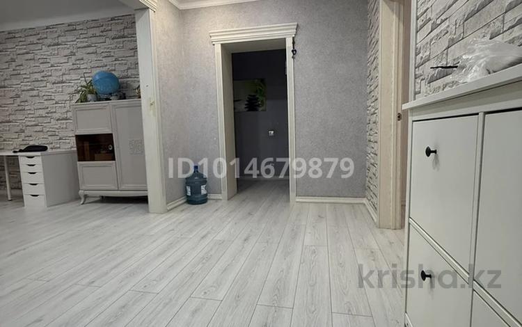 4-комнатная квартира · 81 м² · 2/6 этаж, Щурихина за 500 000 ₸ в Уральске, мкр Школьник — фото 2