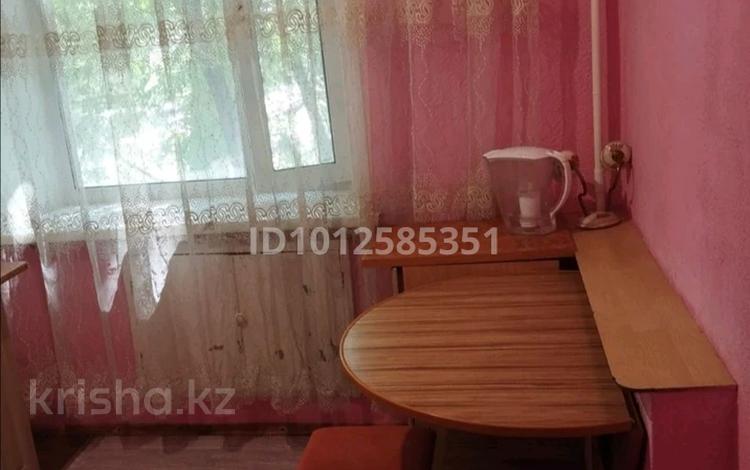 1-бөлмелі пәтер · 30 м² · 2/5 қабат, мкр Михайловка , Крылова 11, бағасы: 11 млн ₸ в Караганде, Казыбек би р-н — фото 2