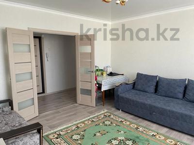 2-комнатная квартира, 53.4 м², 10/10 этаж, мкр Юго-Восток, Гульдер 1 18 за ~ 21.4 млн 〒 в Караганде, Казыбек би р-н