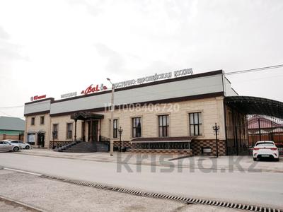 Свободное назначение, офисы, магазины и бутики, склады, общепит, салоны красоты, медцентры и аптеки, образование, развлечения · 1360 м² за 380 млн 〒 в Шымкенте, Абайский р-н