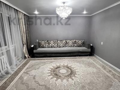 4-бөлмелі пәтер · 84 м² · 4/10 қабат, Майкудук, Мкр Голубые пруды 4, бағасы: 32 млн ₸ в Караганде, Алихана Бокейханова р-н
