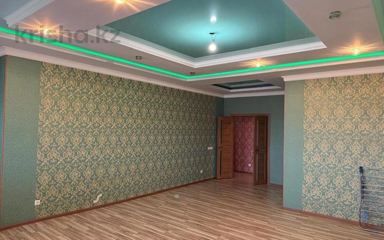 3-комнатная квартира · 110 м² · 9/12 этаж, 29-й мкр 24 за 20 млн ₸ в Актау — фото 2