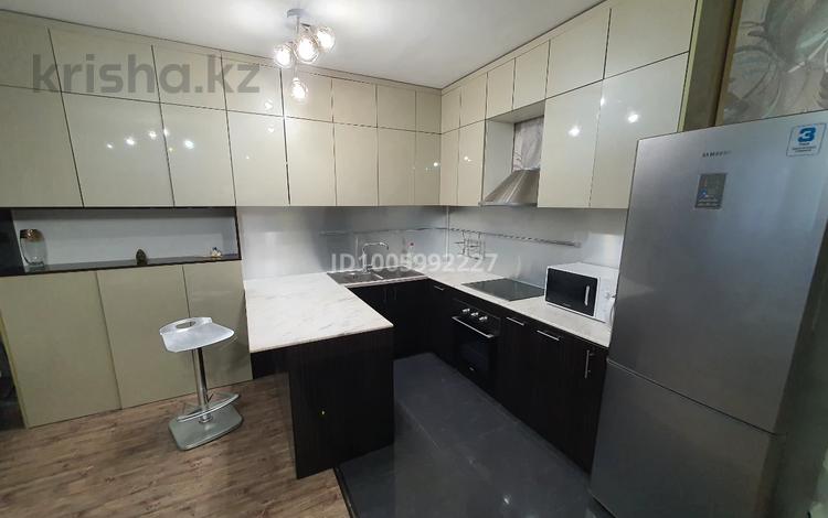 2-комнатная квартира · 60 м² · 5/14 этаж, Абая 63 — Уалиханова за 280 000 ₸ в Астане, р-н Байконур — фото 2