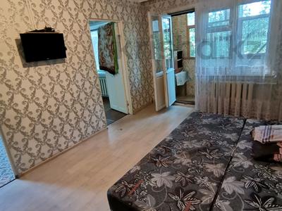 3-бөлмелі пәтер, 48 м², 2/5 қабат, Майкудук, 13й микрорайон 8, бағасы: 10.5 млн 〒 в Караганде, Алихана Бокейханова р-н