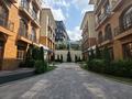 4-комнатная квартира · 208 м² · 3/3 этаж, Тайманова за 228.8 млн ₸ в Алматы, Медеуский р-н — фото 3