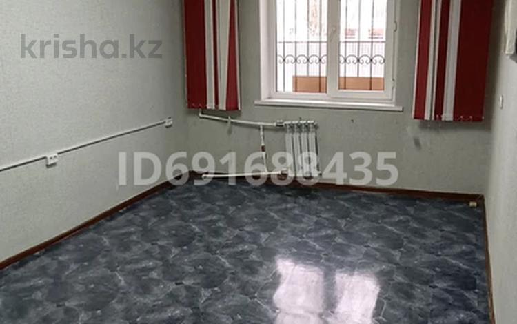 1-комнатная квартира · 32.9 м² · 1/5 этаж, Маресьева 76 — Налоговая, дом быта за 10 млн ₸ в Актобе — фото 2